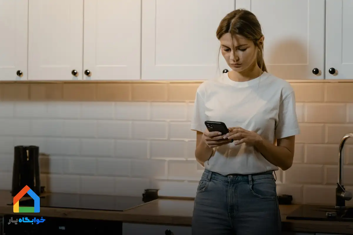 چگونه بر دلتنگی در خوابگاه غلبه کنیم؟ 2 ۵ علت اصلی دلتنگی در خوابگاه